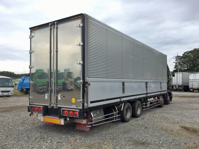 日野プロフィアアルミウイング大型（10t）[写真02]