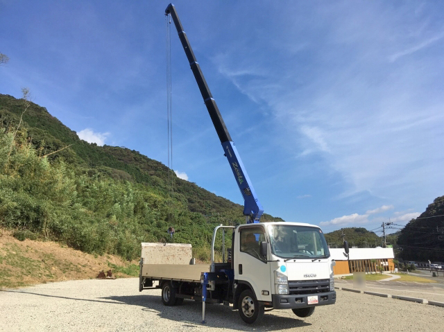 いすゞエルフクレーン5段小型（2t・3t）[写真02]