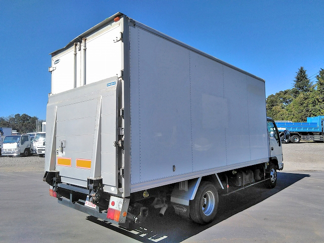 いすゞエルフパネルバン小型（2t・3t）[写真02]