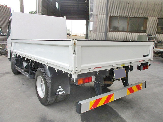 三菱ふそうキャンター平ボディ小型（2t・3t）[写真02]