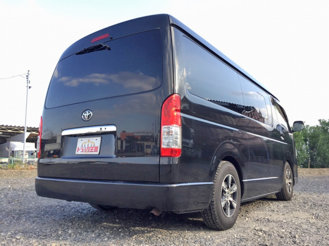 トヨタハイエースバン小型（2t・3t）[写真02]