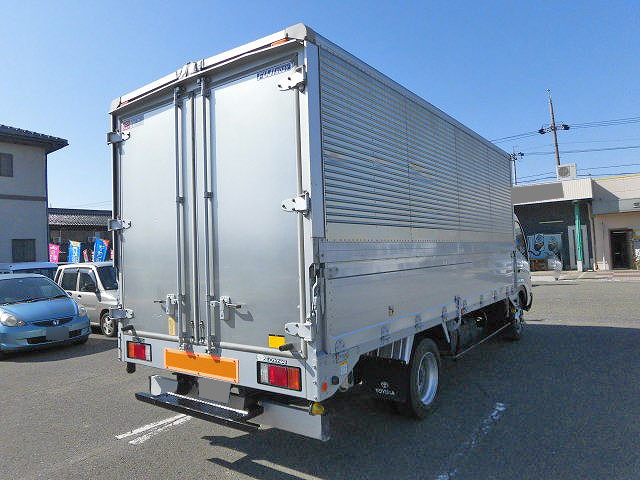 トヨタダイナアルミウイング小型（2t・3t）[写真02]