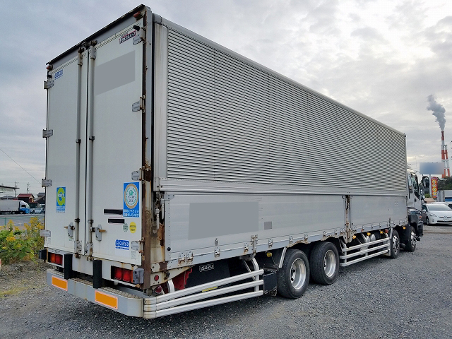 いすゞギガアルミウイング大型（10t）[写真02]