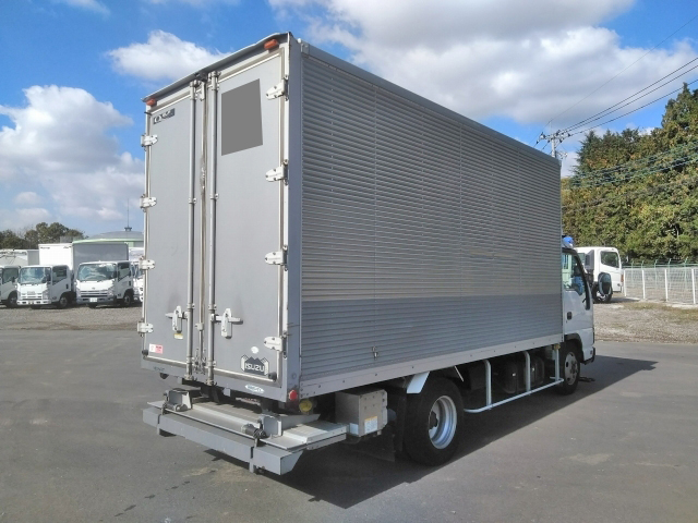 いすゞエルフアルミバン小型（2t・3t）[写真02]