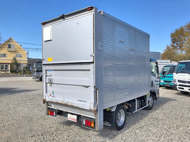 いすゞエルフアルミバン小型（2t・3t）[写真02]