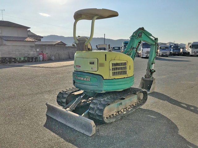 ヤンマーミニユンボ（ミニバックホー）[写真02]