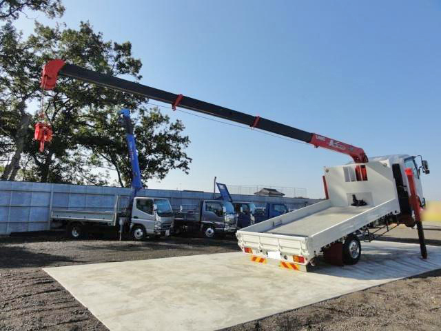 いすゞフォワードセルフクレーン4段中型（4t）[写真02]