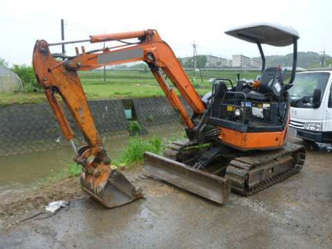 日立ミニユンボ（ミニバックホー）ZX30U-2 [写真01]