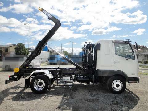 三菱ふそうファイターアームロール中型（4t）[写真02]