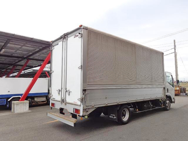 いすゞエルフアルミウイング小型（2t・3t）[写真02]