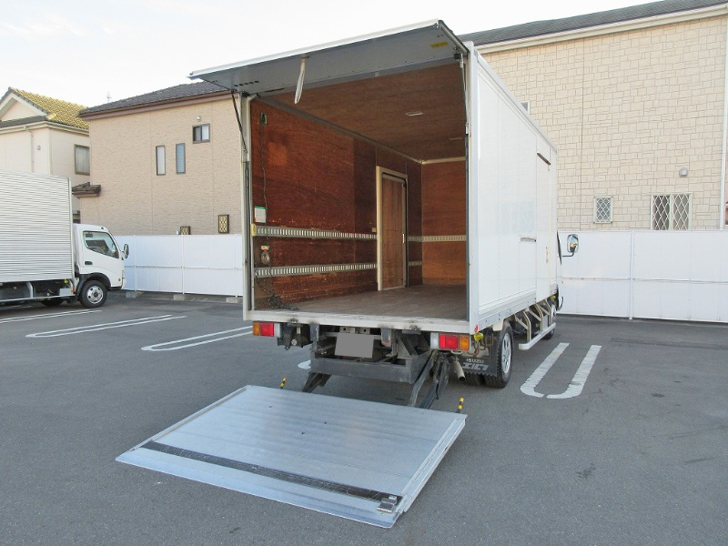 いすゞエルフアルミバン小型（2t・3t）[写真02]