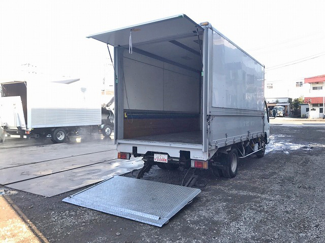 いすゞエルフパネルウイング小型（2t・3t）[写真02]