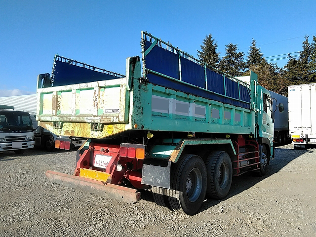 UDトラックスクオンダンプ大型（10t）[写真02]
