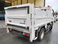 三菱ふそうキャンター平ボディ小型（2t・3t）[写真02]