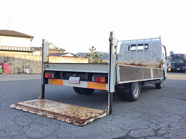 三菱ふそうキャンター平ボディ小型（2t・3t）[写真02]
