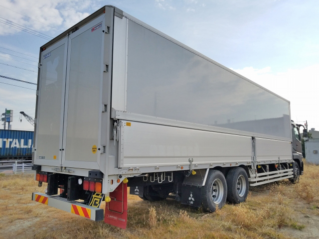 三菱ふそうスーパーグレートアルミウイング大型（10t）[写真02]