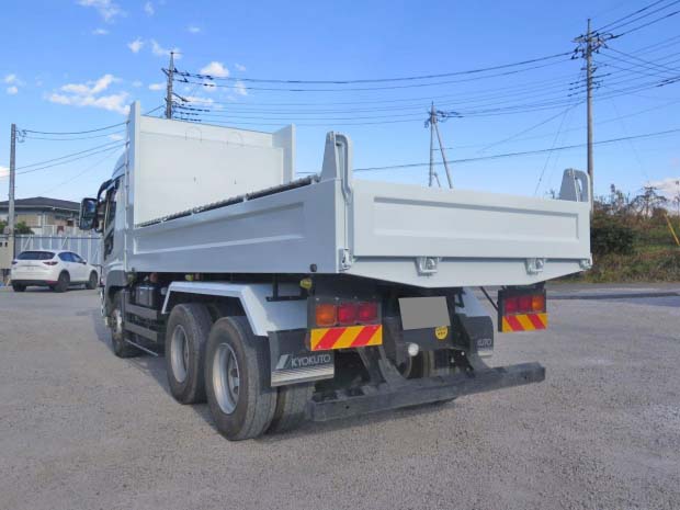 三菱ふそうスーパーグレートダンプ大型（10t）[写真02]