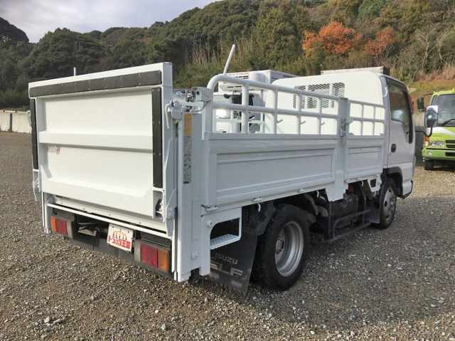 いすゞエルフ平ボディ小型（2t・3t）[写真02]