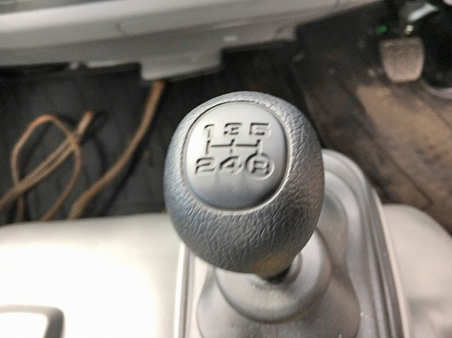 トヨタトヨエース平ボディ小型（2t・3t）[写真21]
