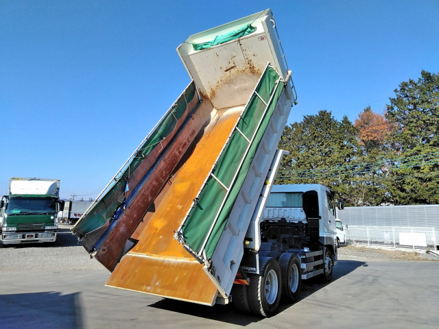 三菱ふそうスーパーグレートダンプ大型（10t）[写真02]