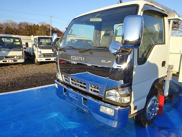 いすゞエルフクレーン5段小型（2t・3t）[写真02]