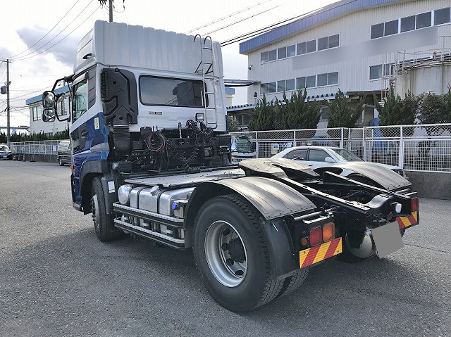 UDトラックスクオントレーラーヘッド（トラクターヘッド）大型（10t）[写真02]