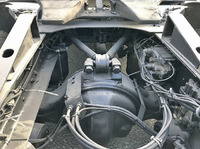 UDトラックスクオントレーラーヘッド（トラクターヘッド）大型（10t）[写真21]