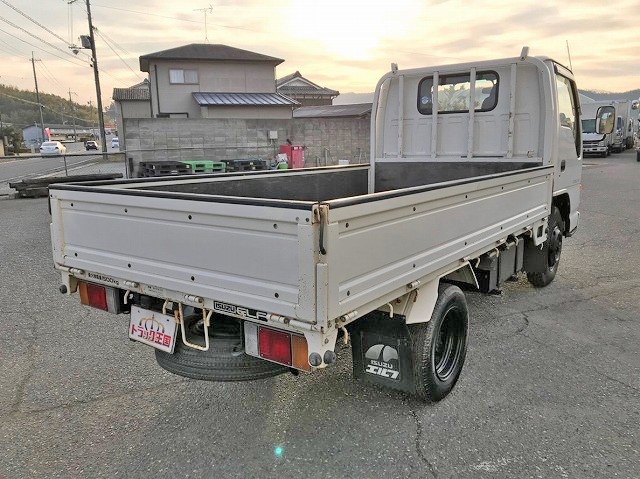 いすゞエルフ平ボディ小型（2t・3t）[写真02]