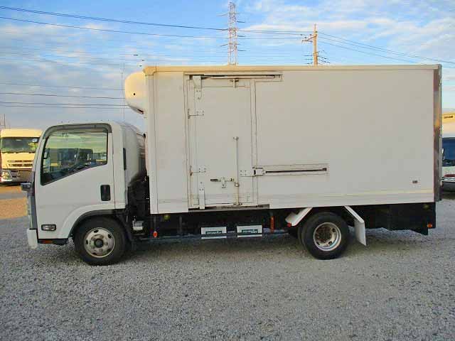 いすゞエルフ冷凍車（冷蔵車）小型（2t・3t）[写真02]
