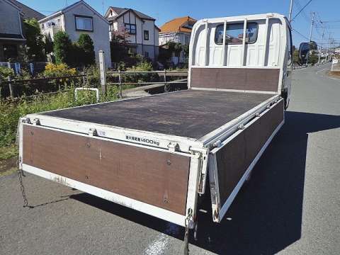 マツダタイタン平ボディ小型（2t・3t）[写真02]