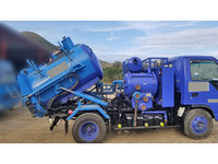 いすゞエルフ汚泥吸引車小型（2t・3t）[写真01]