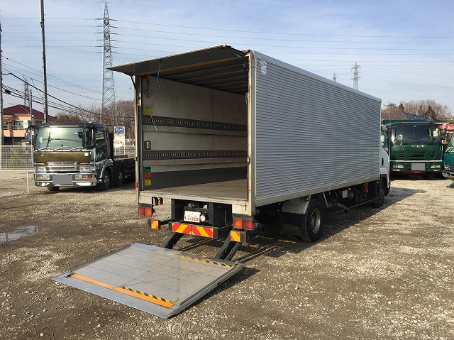 いすゞフォワードアルミバン中型（4t）[写真02]