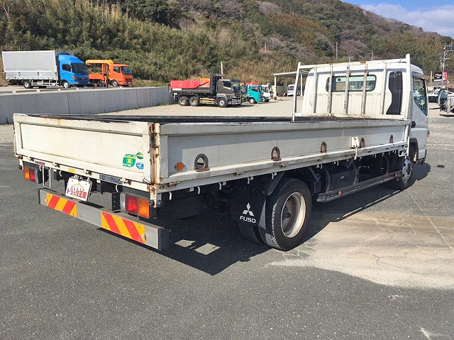 三菱ふそうキャンター平ボディ小型（2t・3t）[写真02]