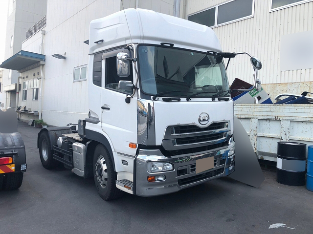 UDトラックスクオントレーラーヘッド（トラクターヘッド）大型（10t）[写真02]