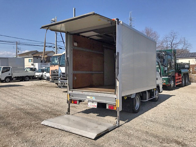 いすゞエルフアルミバン小型（2t・3t）[写真02]