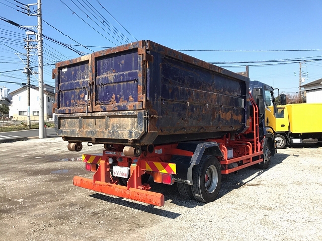 いすゞフォワードアームロール中型（4t）[写真02]