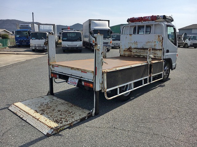 三菱ふそうキャンター平ボディ小型（2t・3t）[写真02]