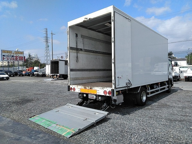 いすゞフォワードパネルバン中型（4t）[写真02]