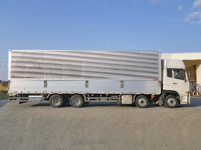 UDトラックスクオンアルミウイング大型（10t）[写真04]