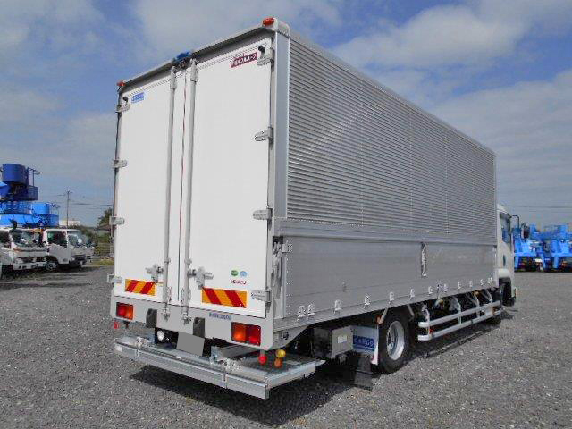 いすゞフォワードアルミウイング中型（4t）[写真02]