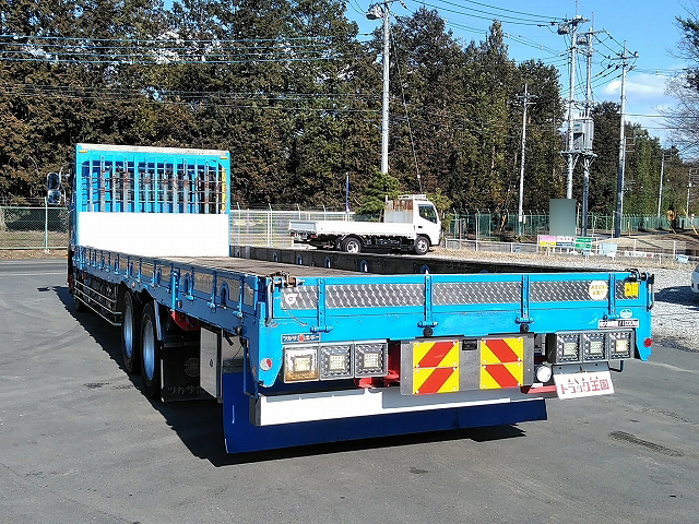 UDトラックスコンドル平ボディ増トン（6t・8t）[写真02]