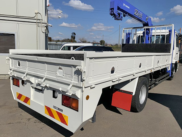 UDトラックスコンドルセルフクレーン4段中型（4t）[写真02]