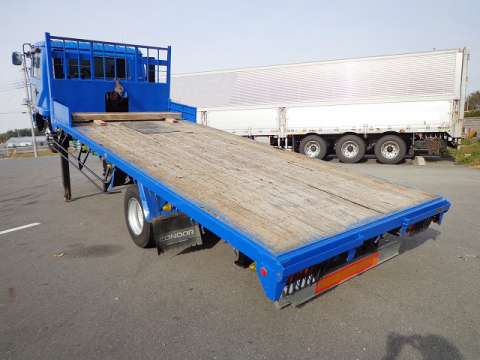 UDトラックスコンドルセルフローダー中型（4t）[写真02]