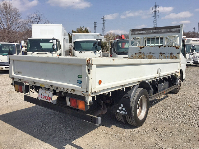 三菱ふそうキャンター平ボディ小型（2t・3t）[写真02]