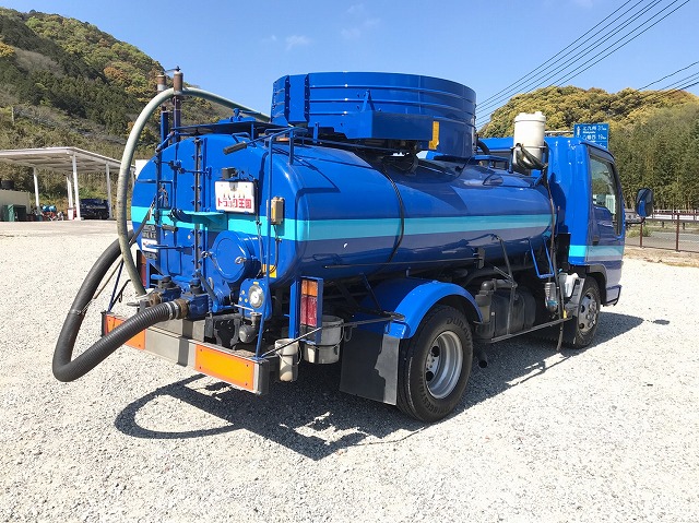 いすゞエルフバキュームカー小型（2t・3t）[写真02]