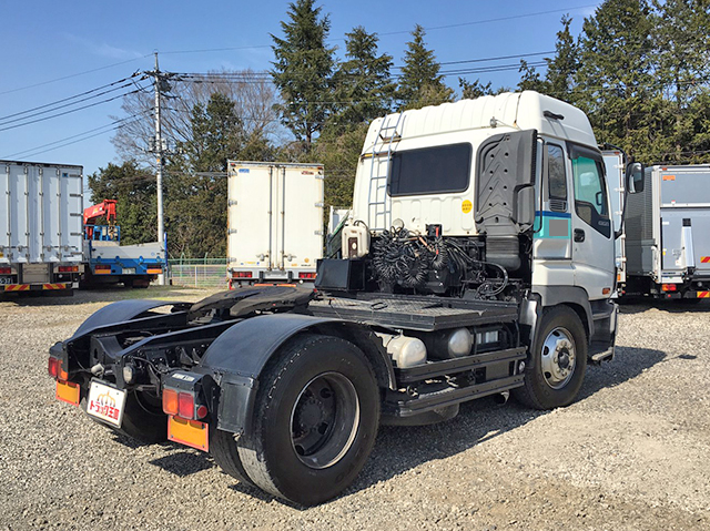 いすゞギガトレーラーヘッド（トラクターヘッド）大型（10t）[写真02]