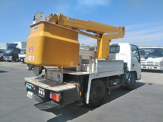 いすゞエルフ高所作業車小型（2t・3t）[写真02]