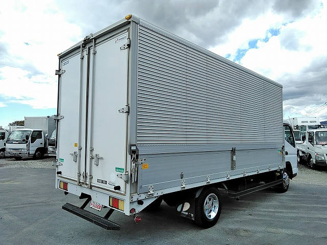 三菱ふそうキャンターアルミウイング小型（2t・3t）[写真02]