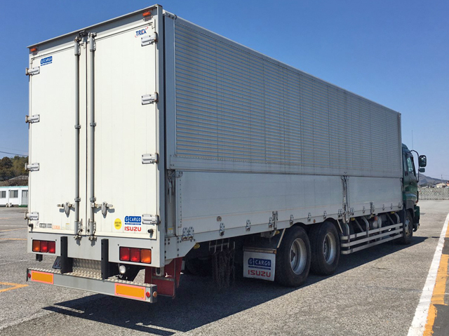 いすゞギガアルミウイング大型（10t）[写真02]