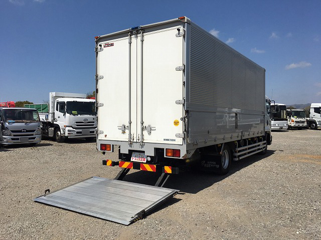 いすゞフォワードアルミウイング増トン（6t・8t）[写真02]